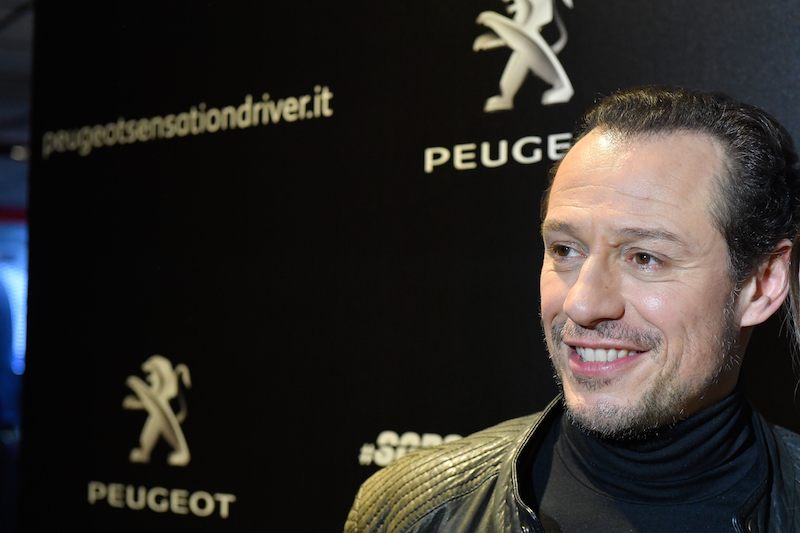 Peugeot presenta #sensationdriver la web series di Stefano Accorsi Peugeot presenta #sensationdriver la web series di Stefano Accorsi