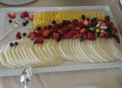 Assemblea Pd, sui social resta solo la tagliata della Boschi.La foto di Affari