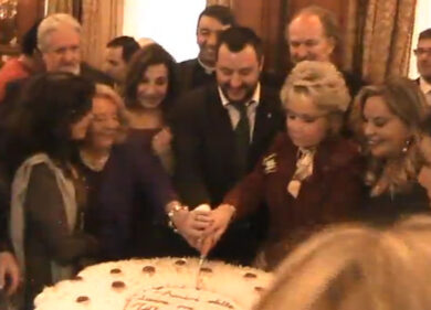 Amici della Lirica, Salvini taglia la torta