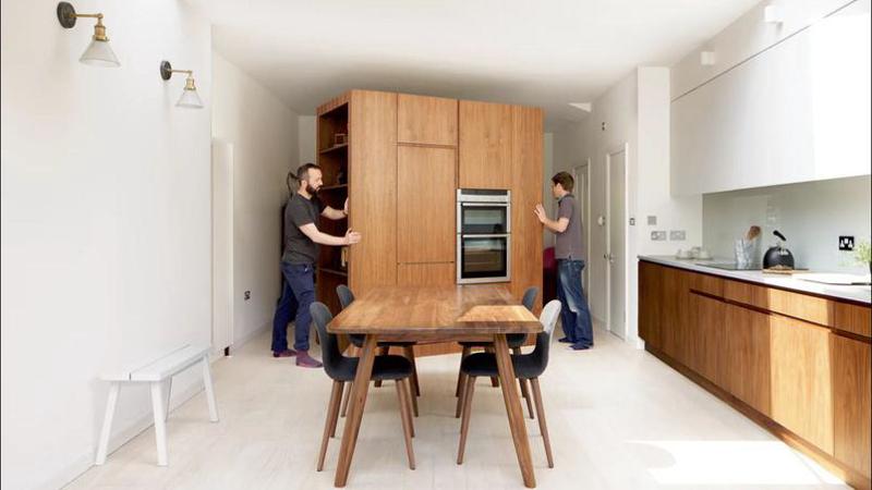 Case sempre più piccole? C’è una soluzione: la cucina con le rotelle Case sempre più piccole? C’è una soluzione: la cucina con le rotelle
