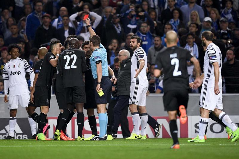Porto-Juventus, Pjaca e Dani Alves: 0-2 e quarti di Champions League vicini Porto-Juventus, Pjaca e Dani Alves: 0-2 e quarti di Champions League vicini