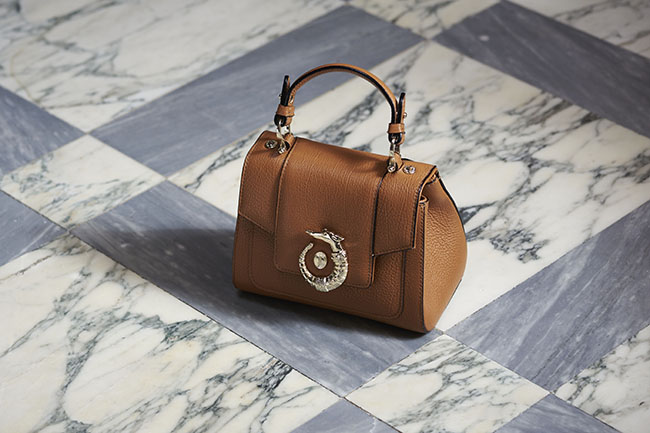 Trussardi rilancia i capi icona che hanno reso grande il brand. Foto