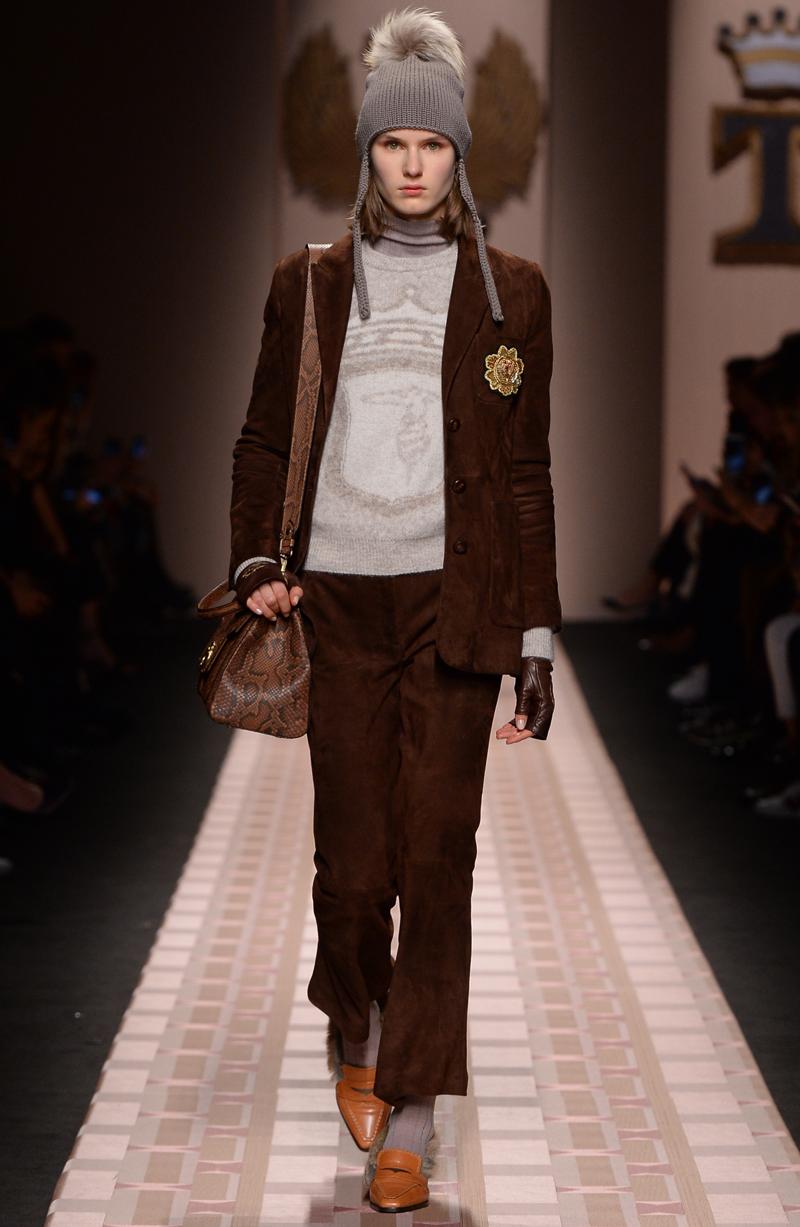 Trussardi rilancia i capi icona che hanno reso grande il brand. Foto