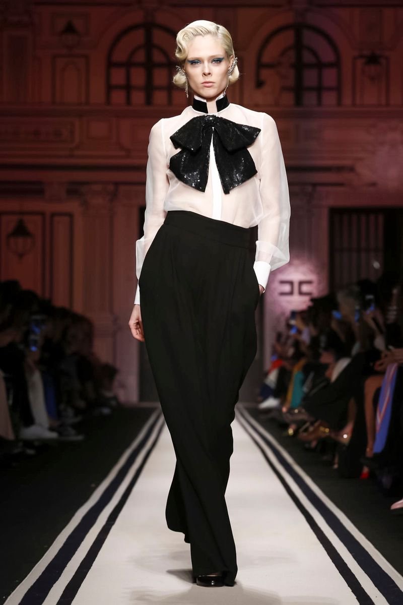 Elisabetta Franchi, Simonetta Ravizza e Scervino incantano. Chiude oggi la MFW