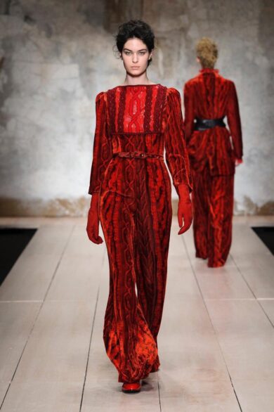 Elisabetta Franchi, Simonetta Ravizza e Scervino incantano. Chiude oggi la MFW