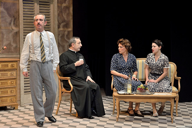 “Non ti pago” a teatro, l’ultima regia di Luca De Filippo “Non ti pago” a teatro, l’ultima regia di Luca De Filippo