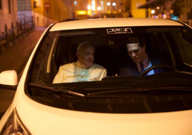 Papa Francesco viaggia in Nissan Leaf