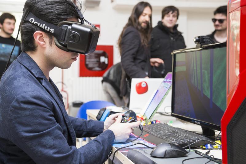 Realtà Virtuale e Realtà Aumentata: nuovi linguaggi per nuove opportunità