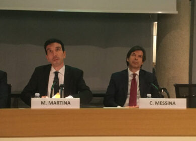 Intesa, Messina: crescita per linee esterne. Ma il mercato scommette su M&A