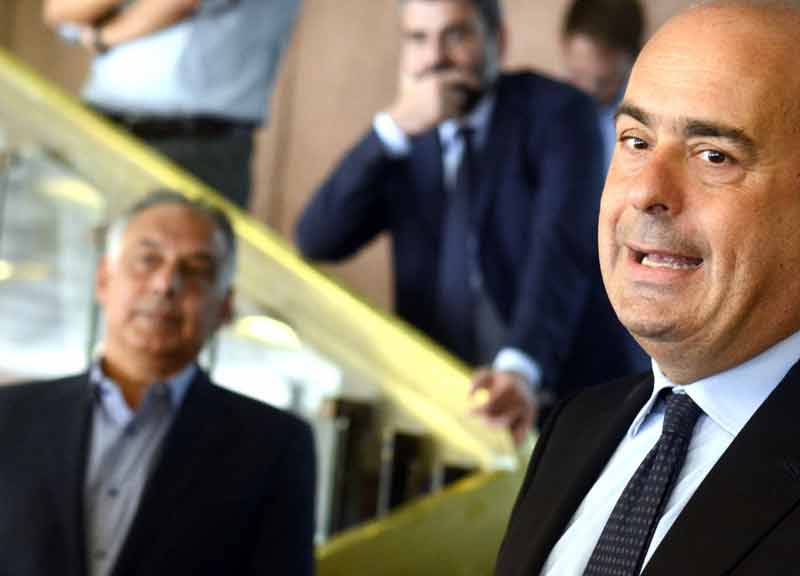 Stadio Roma, Zingaretti ruba il pallone a Virginia Raggi. Ora decide lui Stadio Roma, Zingaretti ruba il pallone a Virginia Raggi. Ora decide lui