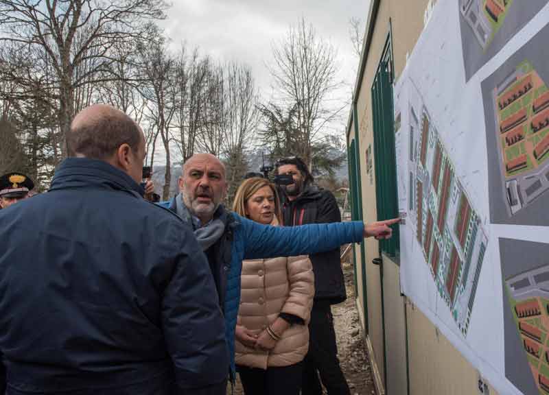 Terremoto, Pirozzi dichiara “l’indipendenza”: “Nasce la Contea di Amatrice”
