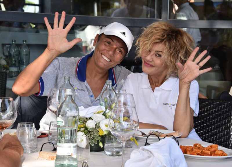 Eva Grimaldi e Imma Battaglia coppia lesbo:”Finalmente libere di amarci”. Foto Eva Grimaldi e Imma Battaglia coppia lesbo:”Finalmente libere di amarci”. Foto