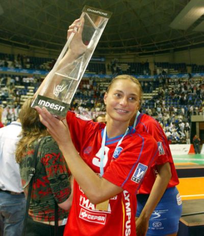 “Fragile Forte Farfalla”: spettacolo di Silvia Colombini pro bambini farfalla “Fragile Forte Farfalla”: spettacolo di Silvia Colombini pro bambini farfalla