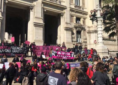 8 marzo, scuole chiuse, bimbi a casa e mamme “prigioniere”