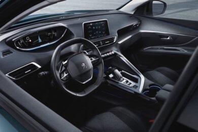 Brexit? Per Peugeot è un affare anche se sarà “hard”. Utili e GM: il business