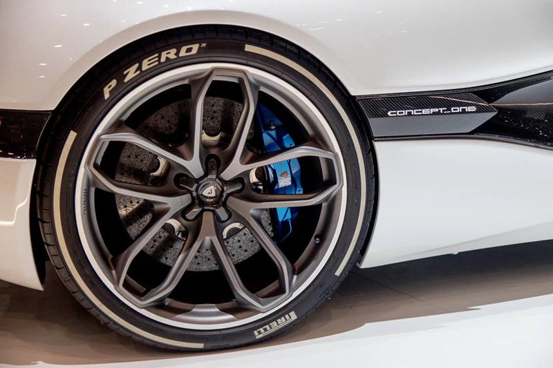 Pirelli da Ginevra lo pneumatico che interagisce con il guidatore