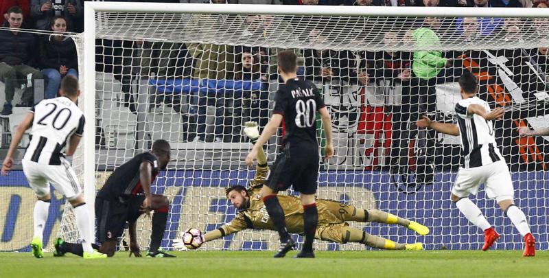 Juventus-Milan, “ladri di m….” sugli scudetti di calciopoli Juventus-Milan, “ladri di m….” sugli scudetti di calciopoli