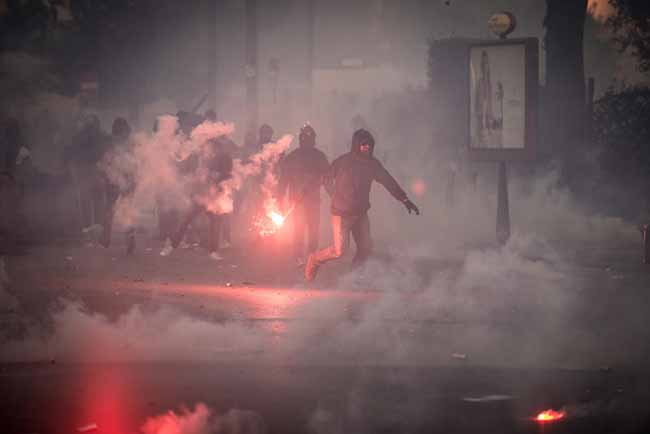 I centri sociali vanno chiusi. Serbatoi di voti e solo violenza