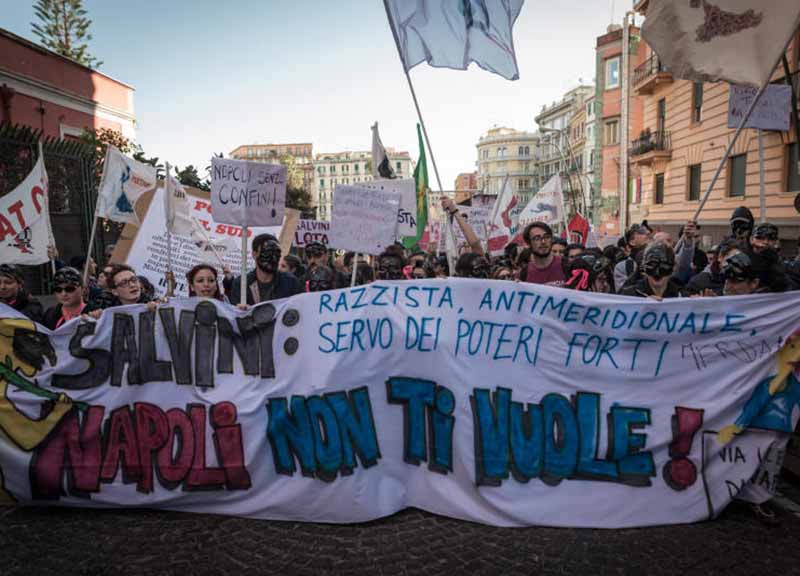 I centri sociali vanno chiusi. Serbatoi di voti e solo violenza