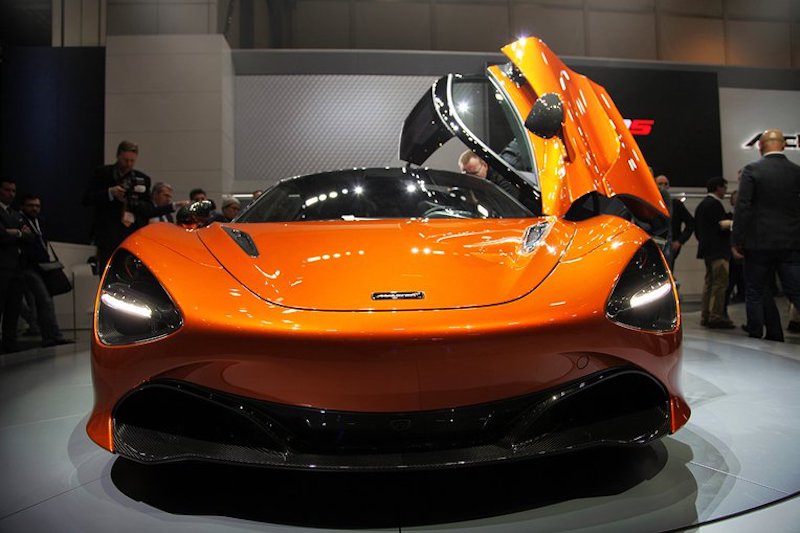 A Ginevra la nuova supercar McLaren 720S