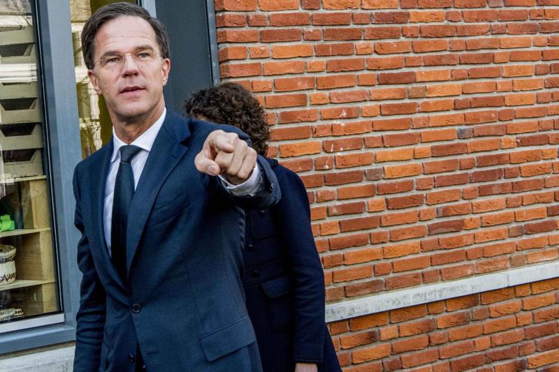 Olanda vota per restare nell’Ue. Rutte confermato, Wilders non sfonda Olanda vota per restare nell’Ue. Rutte confermato, Wilders non sfonda