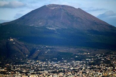 Monza, scrisse “forza Vesuvio” su Facebook: consigliera condannata