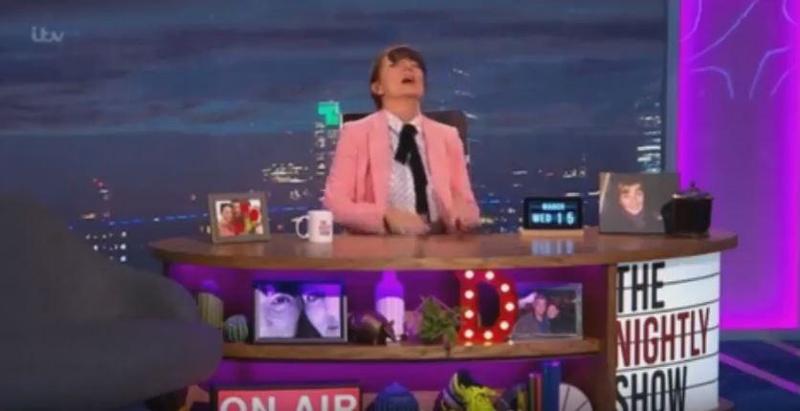 The Nightly Show, l’orgasmo in diretta tv della conduttrice. FOTO E VIDEO