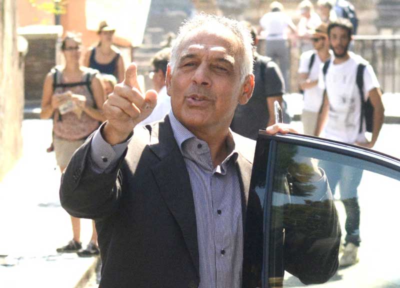 Stadio Roma, Pallotta dalla Raggi ritrova il sorriso. Ottimismo in Campidoglio Stadio Roma, Pallotta dalla Raggi ritrova il sorriso. Ottimismo in Campidoglio