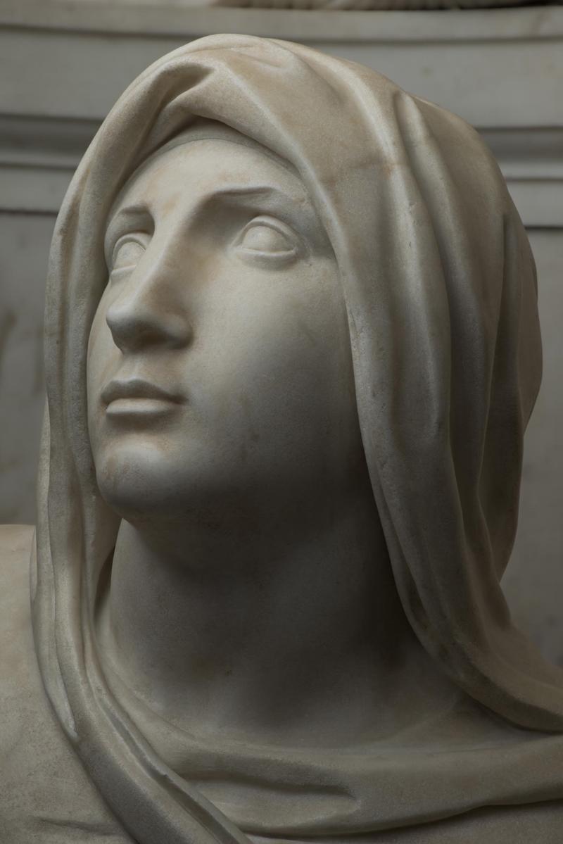 La statua di Mosè torna a risplendere con il restauro e la nuova illuminazione La statua di Mosè torna a risplendere con il restauro e la nuova illuminazione