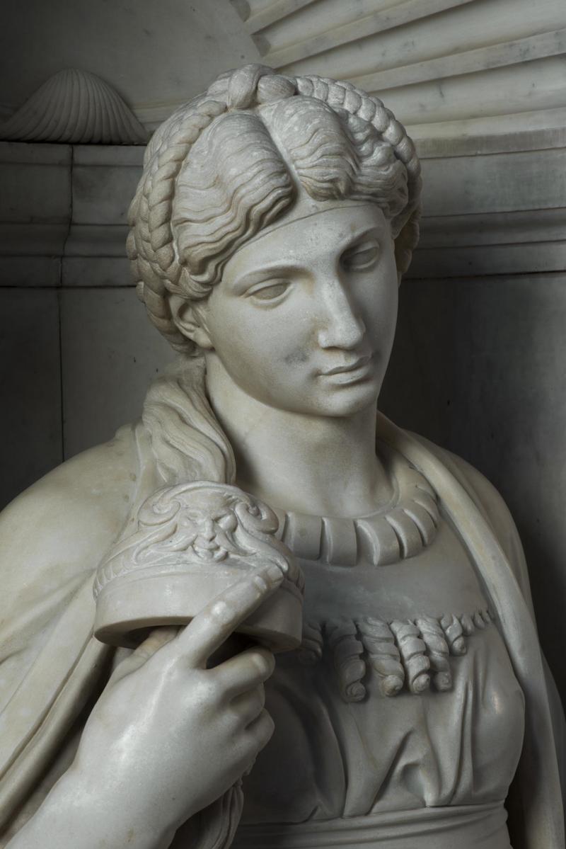 La statua di Mosè torna a risplendere con il restauro e la nuova illuminazione La statua di Mosè torna a risplendere con il restauro e la nuova illuminazione