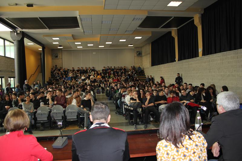 Milano, Associazione Haziel: informare i giovani sul pericolo bullismo Milano, Associazione Haziel: informare i giovani sul pericolo bullismo
