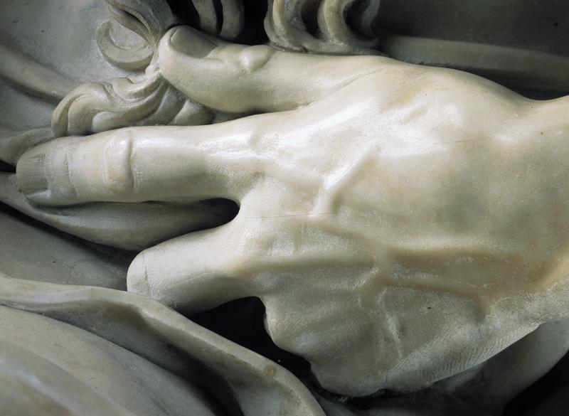 La statua di Mosè torna a risplendere con il restauro e la nuova illuminazione La statua di Mosè torna a risplendere con il restauro e la nuova illuminazione