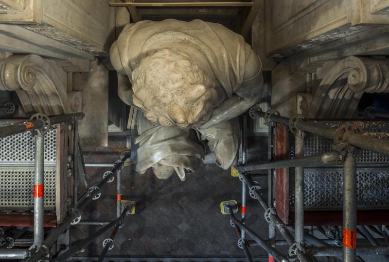 La statua di Mosè torna a risplendere con il restauro e la nuova illuminazione La statua di Mosè torna a risplendere con il restauro e la nuova illuminazione