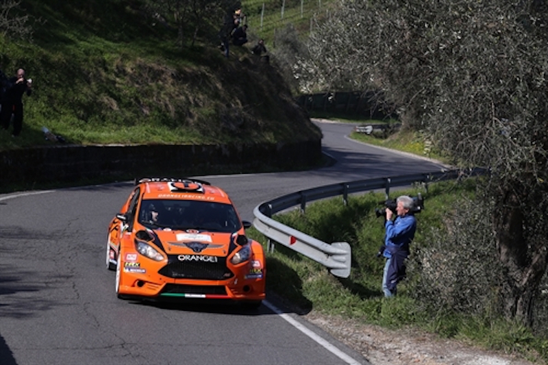 Rally del Ciocco, dopo la prima PS in testa la Ford Fiesta R5 di Campedelli Rally del Ciocco, dopo la prima PS in testa la Ford Fiesta R5 di Campedelli