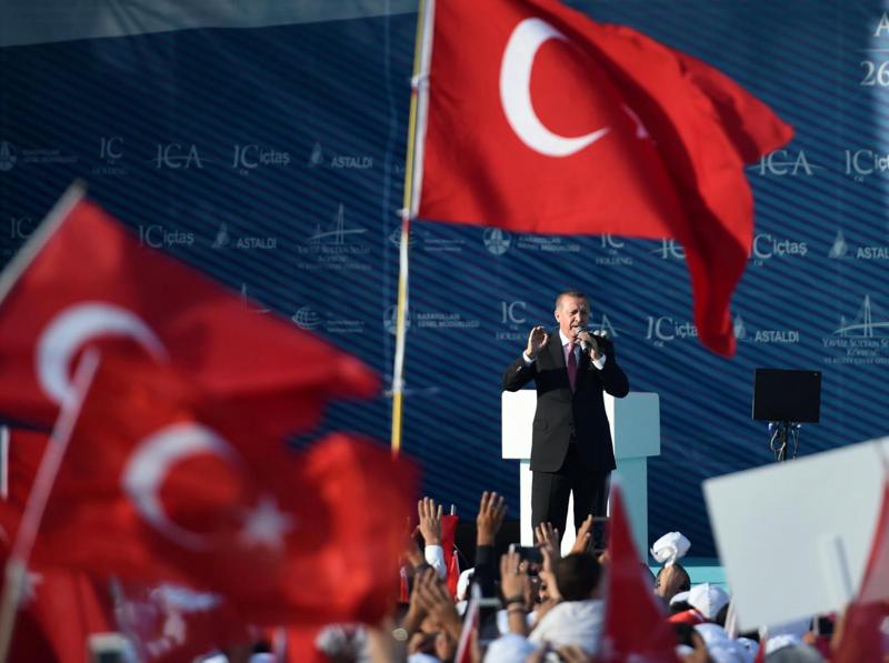 Mamma, li (Giovani) Turchi! Tra Erdogan e Orfini… Mamma, li (Giovani) Turchi! Tra Erdogan e Orfini…