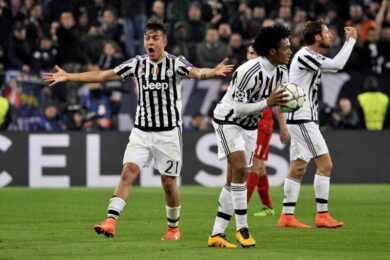 Juventus, ansia per Dybala: fuori al 25′ per un infortunio muscolare