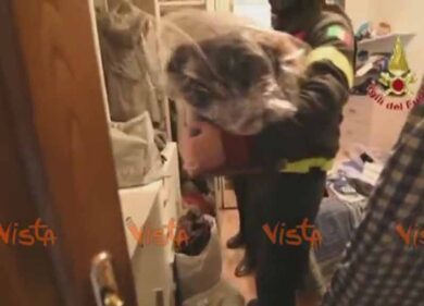 Terremoto, a Cascia i residenti ora recuperano i beni lasciati nelle case