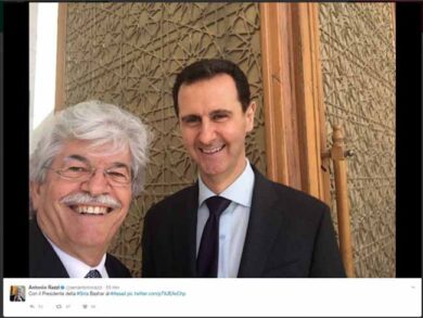 Siria, Antonio Razzi difende il selfie con Assad. E crolla sull’ortografia