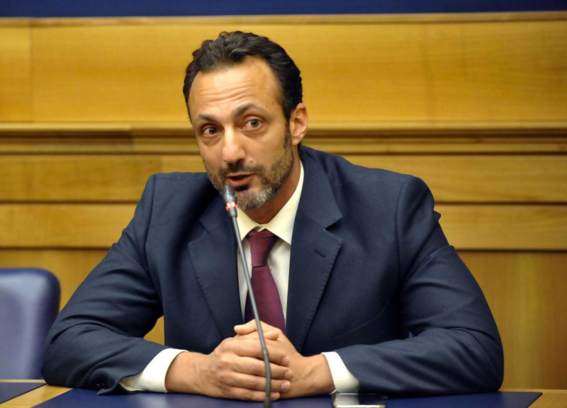 Stadio Roma, M5S compatto. De Vito assicura: “Domani sarà l’ordine del giorno” Stadio Roma, M5S compatto. De Vito assicura: “Domani sarà l’ordine del giorno”