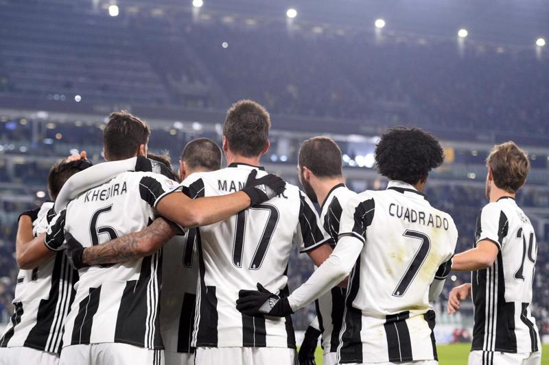 Juventus-Barcellona su Canale 5. Isola dei Famosi 2017 slitta la finale Juventus-Barcellona su Canale 5. Isola dei Famosi 2017 slitta la finale