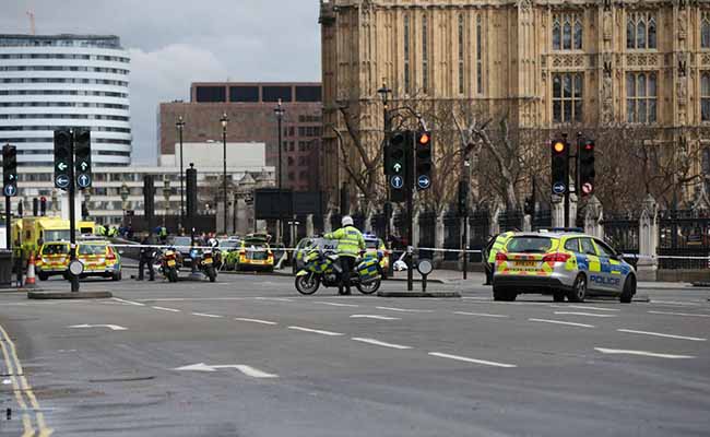 Londra, c’è il nome del killer. 8 arresti a Birmingham: preparavano attacco Londra, c’è il nome del killer. 8 arresti a Birmingham: preparavano attacco