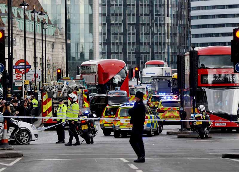 Londra, c’è il nome del killer. 8 arresti a Birmingham: preparavano attacco Londra, c’è il nome del killer. 8 arresti a Birmingham: preparavano attacco