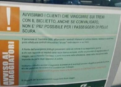 “Treni vietati a chi ha la pelle scura”: avvisi shock in carrozza. FOTO