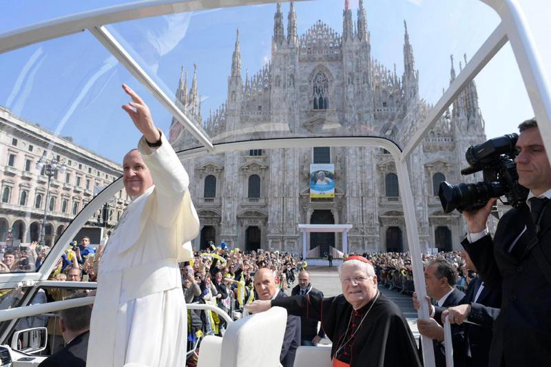 Papa Francesco a Milano, un milione per lui. Papa: “Grazie a tutti” Papa Francesco a Milano, un milione per lui. Papa: “Grazie a tutti”