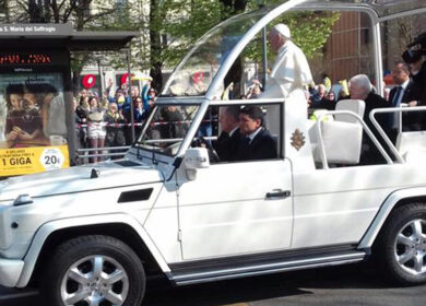 Papa Francesco a Milano, un milione per lui. Papa: “Grazie a tutti”