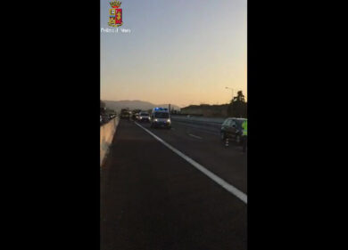 Scontro pullman e tir in autostrada. Video