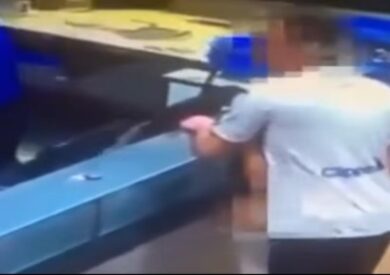 Inghilterra, coppia fa sesso mentre aspetta la pizza. VIDEO