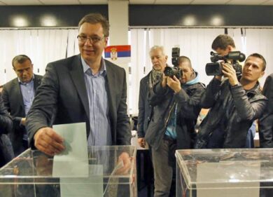 Elezioni in Serbia, l’Ue va a gonfie vele: Vince Vucic, populisti messi ko
