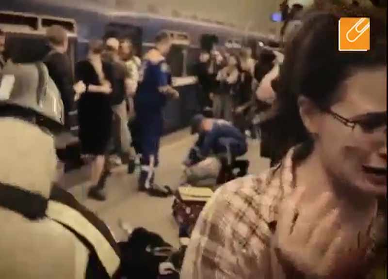 San Pietroburgo, bombe nella metro. Morti e feriti. TUTTE LE FOTO E I VIDEO
