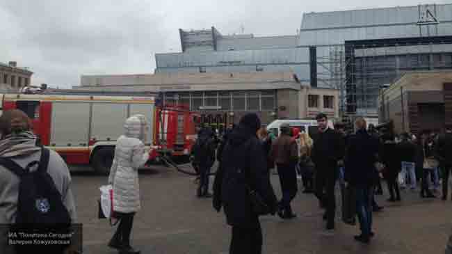 San Pietroburgo, bombe nella metro. Morti e feriti. TUTTE LE FOTO E I VIDEO